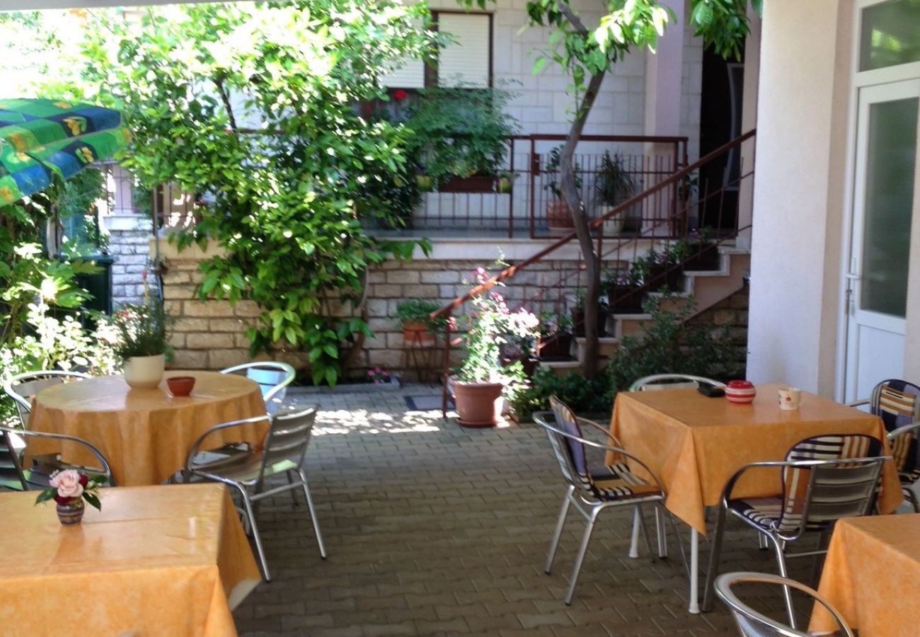 Chambres d'hôtes à Sukošan - Chambre dans Sukošan avec Balcon, Climatisation, WIFI (5188-3)