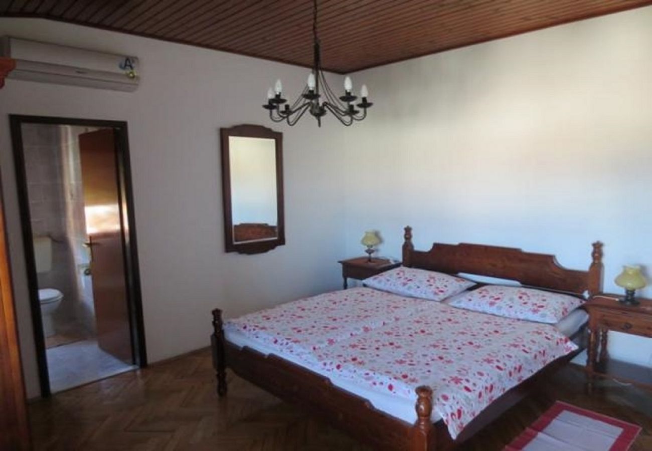 Chambres d'hôtes à Sukošan - Chambre dans Sukošan avec Balcon, Climatisation, WIFI (5188-4)