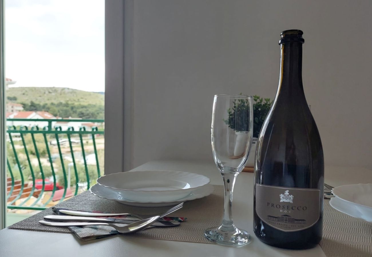 Appartement à Žaborić - Appartement dans Žaborić avec vue mer, Balcon, Climatisation, WIFI (5177-2)