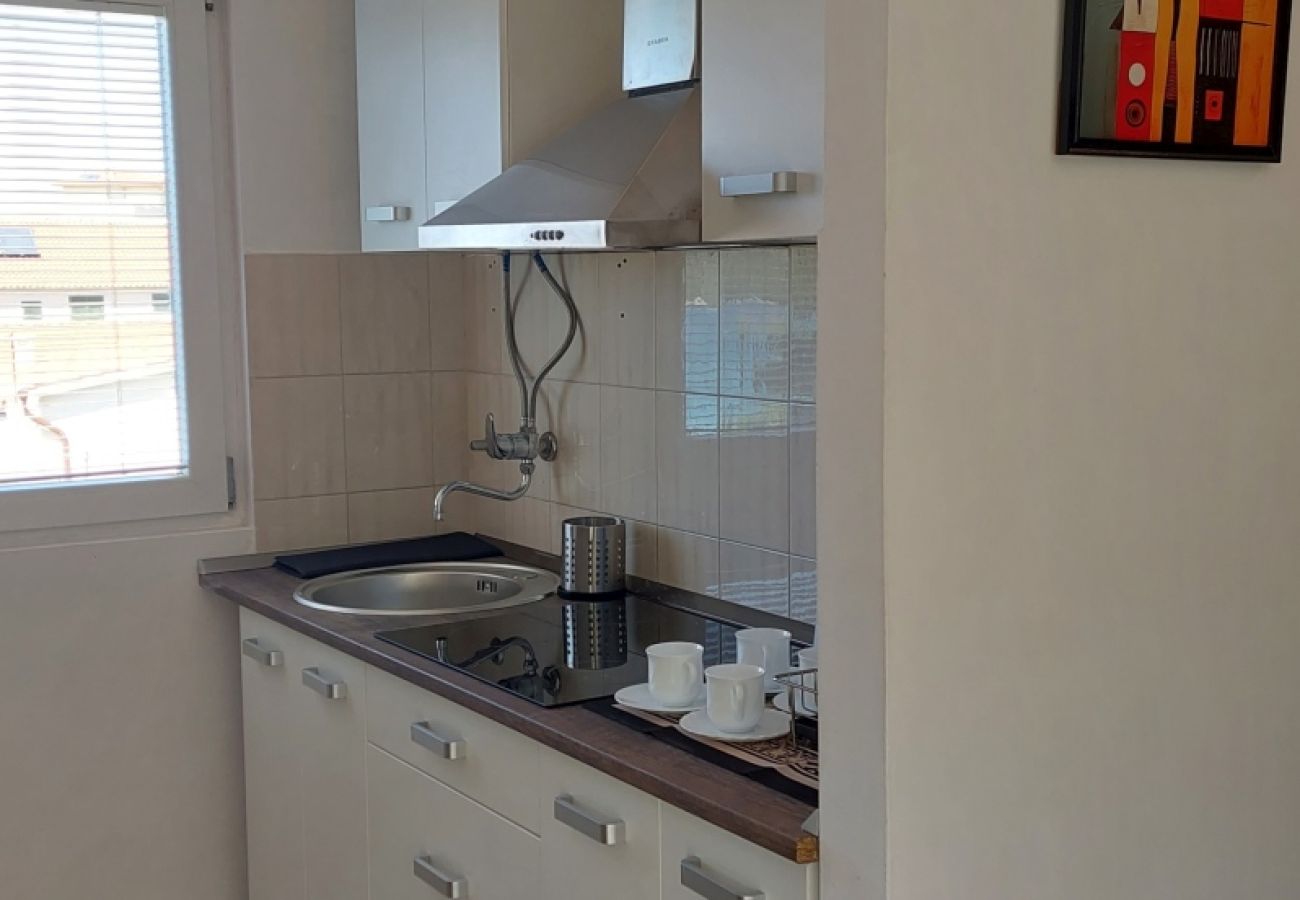 Appartement à Žaborić - Appartement dans Žaborić avec vue mer, Balcon, Climatisation, WIFI (5177-3)