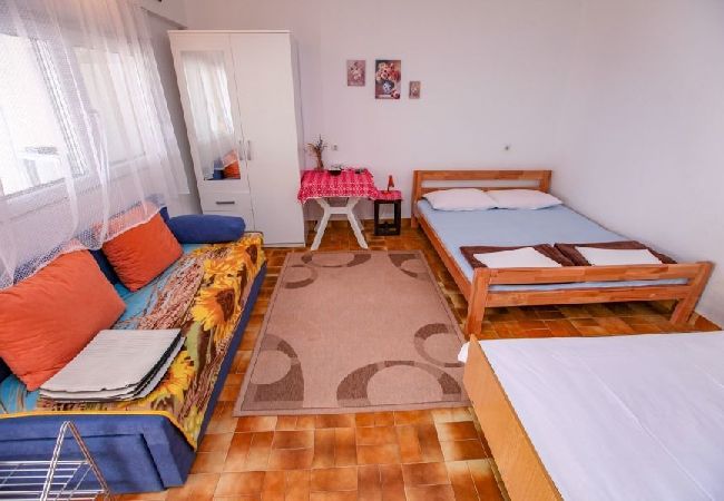 Studio à Podaca - Appartement Studio dans Podaca avec vue mer, terrasse, WIFI (3676-3) Studio à Podaca - Appartement Studio dans Podaca avec vue mer, terrasse, WIFI (3676-3)