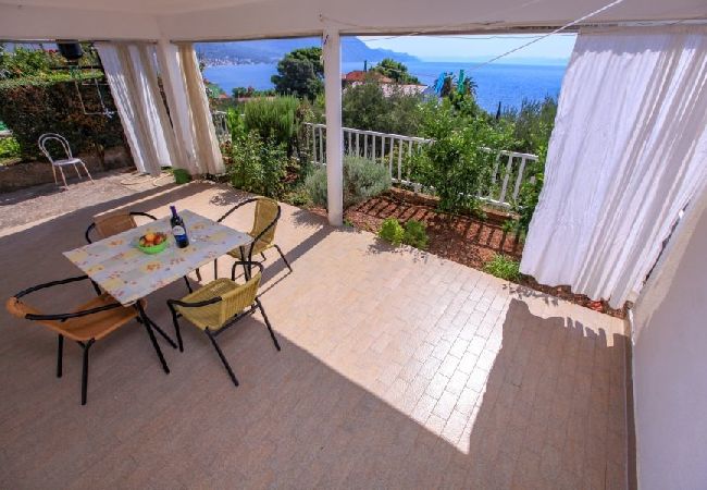 Studio à Podaca - Appartement Studio dans Podaca avec vue mer, terrasse, WIFI (3676-3) Studio à Podaca - Appartement Studio dans Podaca avec vue mer, terrasse, WIFI (3676-3)