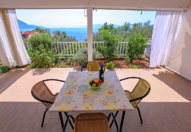 Studio à Podaca - Appartement Studio dans Podaca avec vue mer, terrasse, WIFI (3676-3) Studio à Podaca - Appartement Studio dans Podaca avec vue mer, terrasse, WIFI (3676-3)