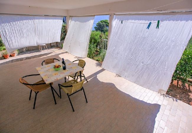 Studio à Podaca - Appartement Studio dans Podaca avec vue mer, terrasse, WIFI (3676-3) Studio à Podaca - Appartement Studio dans Podaca avec vue mer, terrasse, WIFI (3676-3)