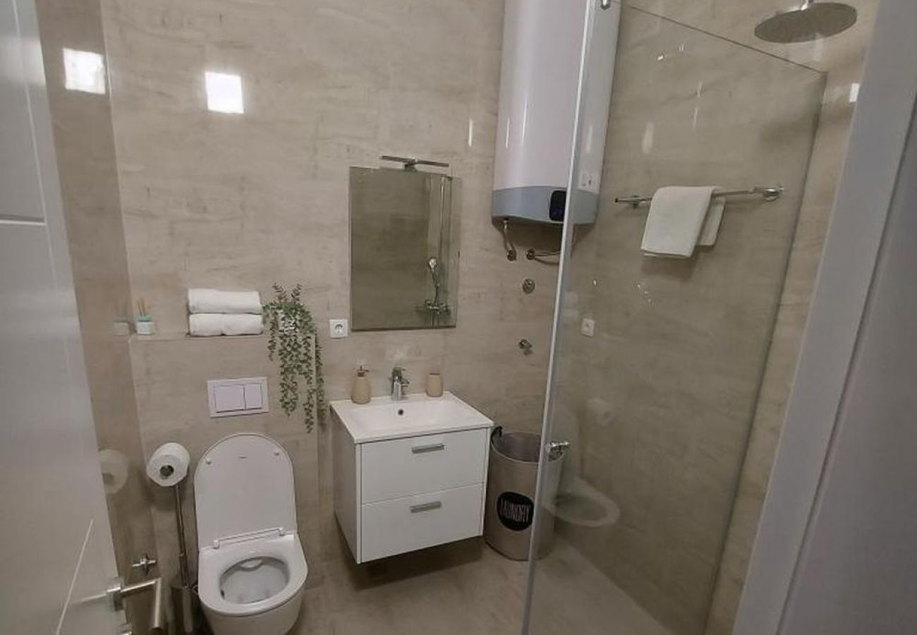 Appartement à Lokva Rogoznica - Appartement dans Lokva Rogoznica avec vue mer, Balcon, Climatisation, WIFI (5118-7)