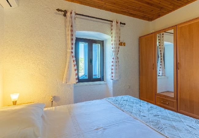 Appartement à Stivan - Appartement dans Stivan avec Balcon, Climatisation, WIFI, Machine à laver (5196-1) Appartement à Stivan - Appartement dans Stivan avec Balcon, Climatisation, WIFI, Machine à laver (5196-1)