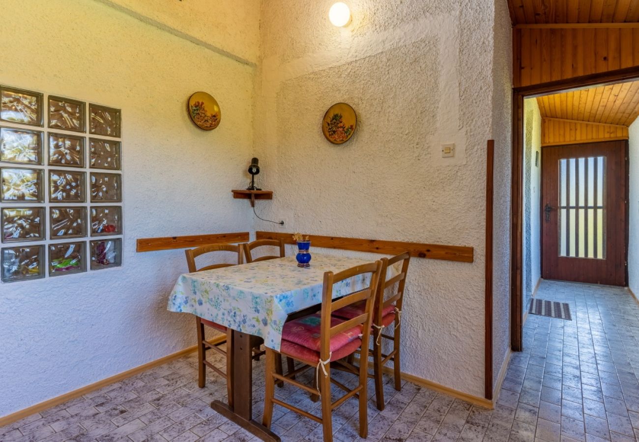 Appartement à Stivan - Appartement dans Stivan avec Balcon, Climatisation, WIFI, Machine à laver (5196-1)