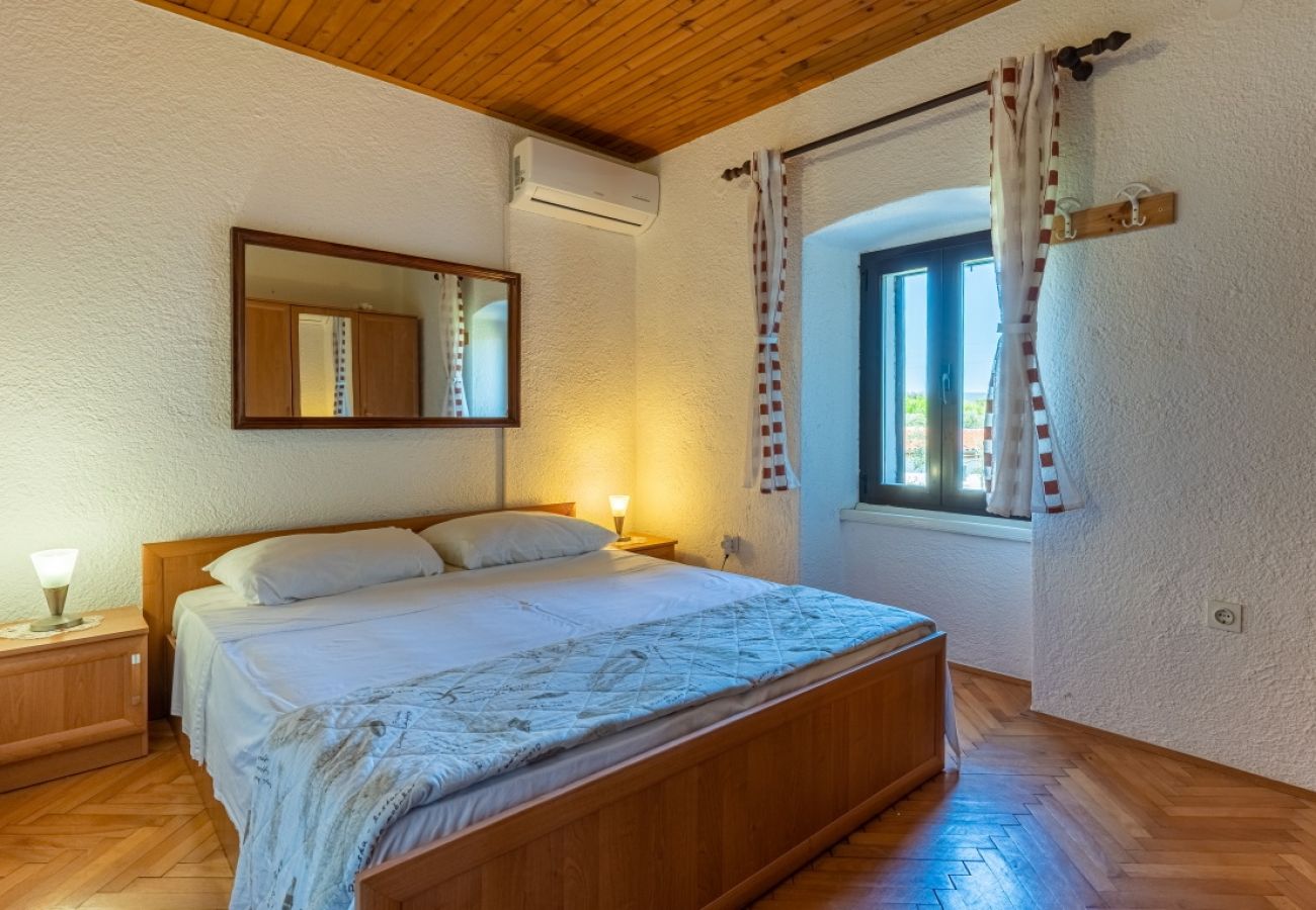 Appartement à Stivan - Appartement dans Stivan avec Balcon, Climatisation, WIFI, Machine à laver (5196-1)