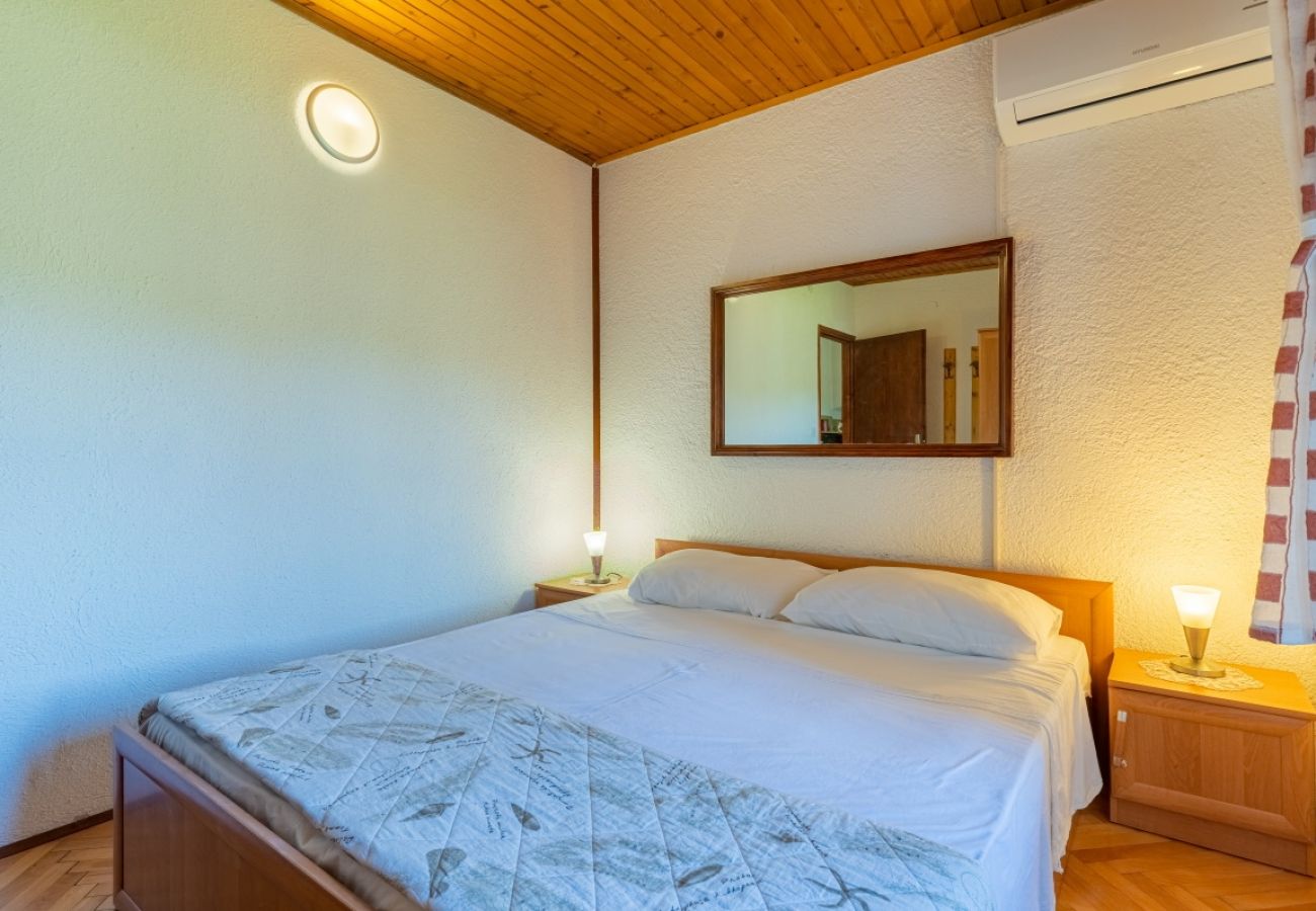 Appartement à Stivan - Appartement dans Stivan avec Balcon, Climatisation, WIFI, Machine à laver (5196-1)