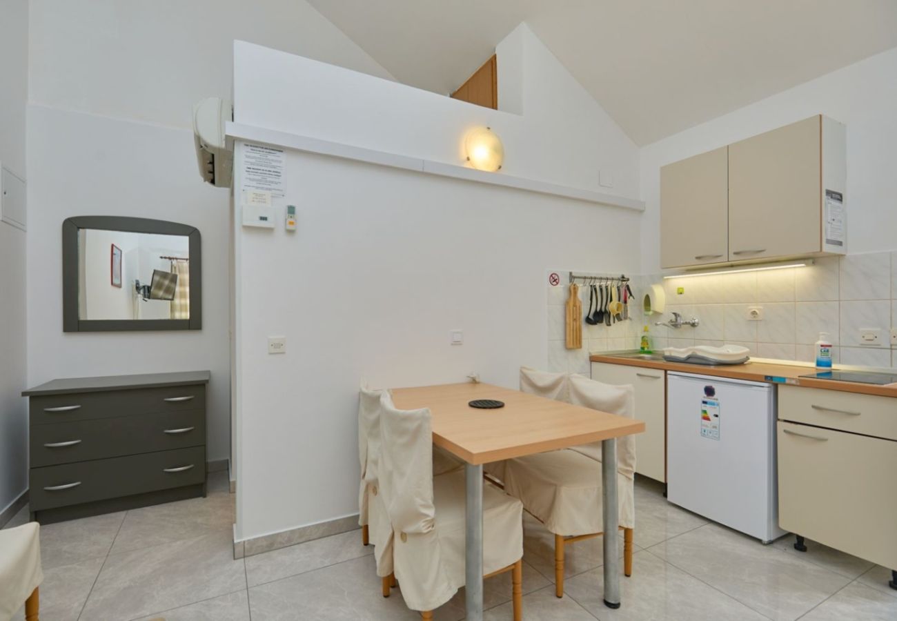 Appartement à Saplunara - Appartement dans Saplunara avec vue mer, Balcon, Climatisation, WIFI (5197-3)