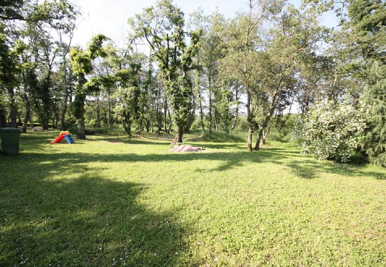 Maison à Vrvari - Maison de vacances dans Vrvari avec terrasse, Climatisation, WIFI, Lave-vaisselle (5195-2)