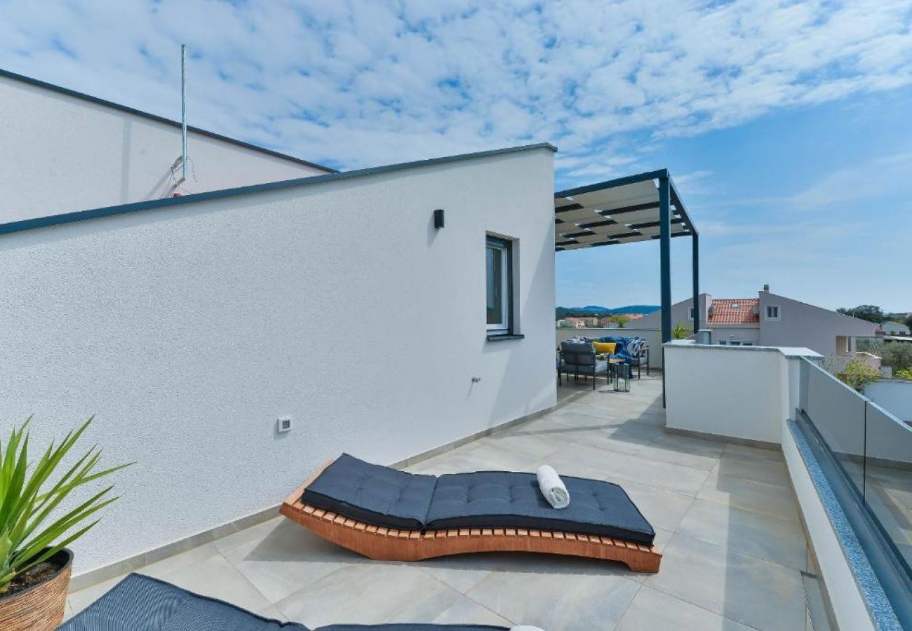 Maison à Bibinje - Maison de vacances dans Bibinje avec vue mer, Balcon, Climatisation, WIFI (5201-1)