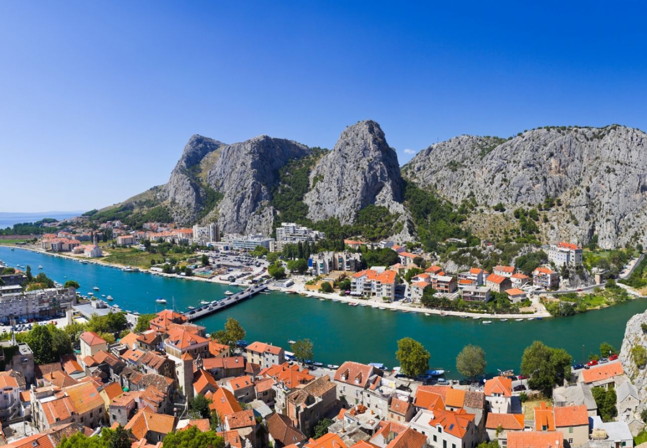 Maison à Omiš - Maison de vacances dans Omiš avec terrasse, Climatisation, WIFI, Machine à laver (5202-1)