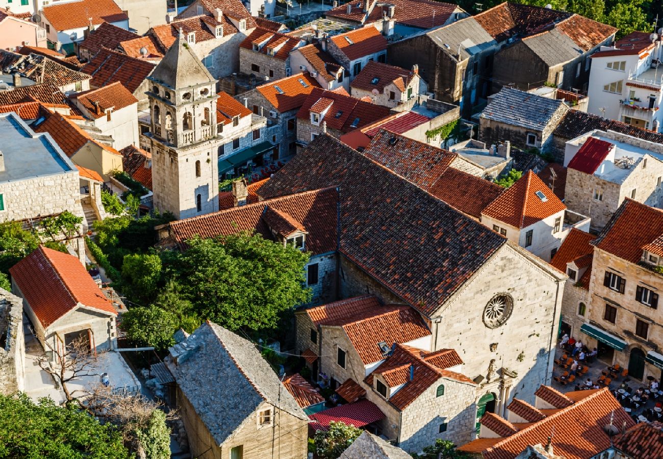 Maison à Omiš - Maison de vacances dans Omiš avec terrasse, Climatisation, WIFI, Machine à laver (5202-1)