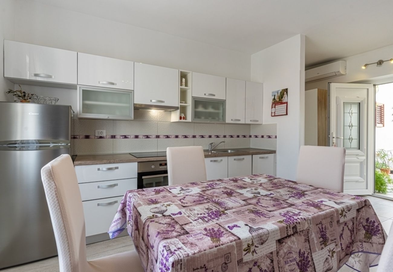 Studio à Cres - Appartement Studio dans Cres avec terrasse, Climatisation, WIFI (5206-2)