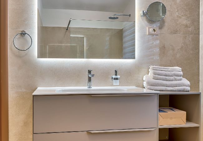 Maison à Labin - Maison de vacances dans Kapelica avec vue mer, terrasse, Climatisation, WIFI (5207-1) Maison à Labin - Maison de vacances dans Kapelica avec vue mer, terrasse, Climatisation, WIFI (5207-1)