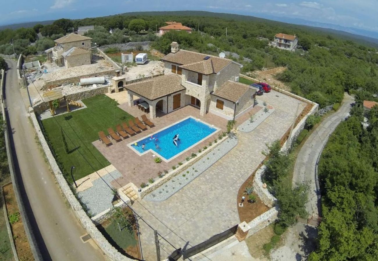 Maison à Vrbnik - Maison de vacances dans Vrbnik avec terrasse, Climatisation, WIFI, Machine à laver (5210-1)