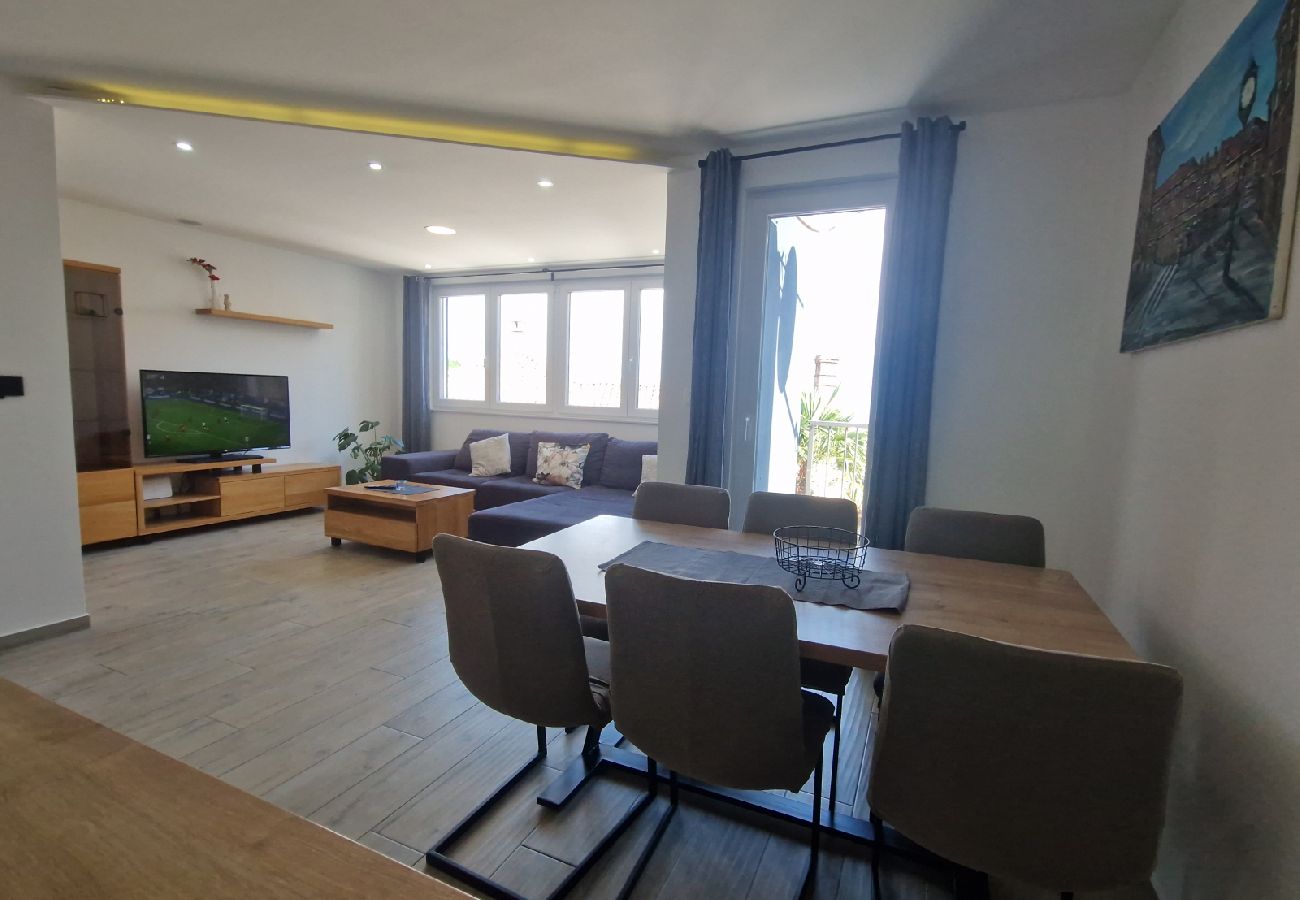 Appartement à Opatija - Appartement dans Opatija avec vue mer, Balcon, Climatisation, WIFI (5221-1)