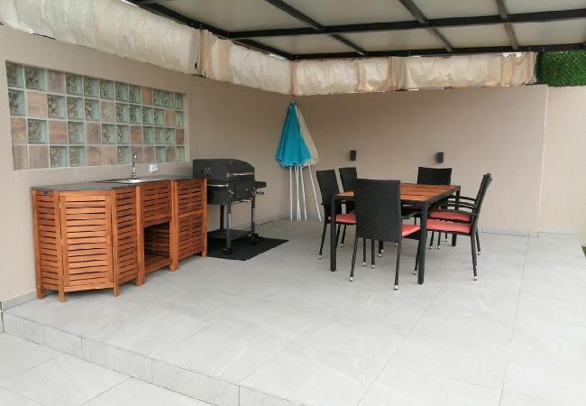 Maison à Vrgorac - Maison de vacances dans Vrgorac avec terrasse, Climatisation, WIFI, Machine à laver (5226-1) Maison à Vrgorac - Maison de vacances dans Vrgorac avec terrasse, Climatisation, WIFI, Machine à laver (5226-1)