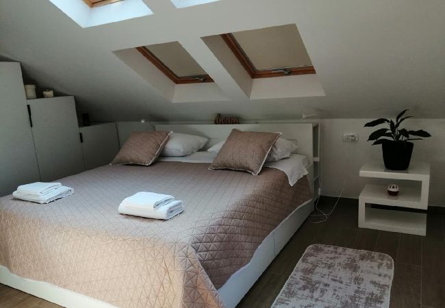 Maison à Vrgorac - Maison de vacances dans Vrgorac avec terrasse, Climatisation, WIFI, Machine à laver (5226-1) Maison à Vrgorac - Maison de vacances dans Vrgorac avec terrasse, Climatisation, WIFI, Machine à laver (5226-1)