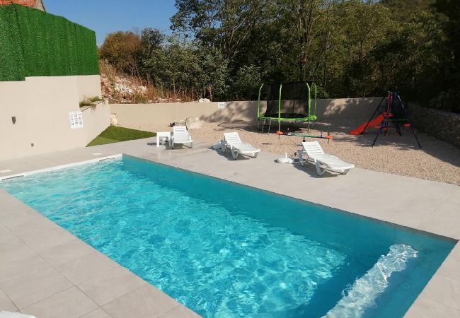 Maison à Vrgorac - Maison de vacances dans Vrgorac avec terrasse, Climatisation, WIFI, Machine à laver (5226-1) Maison à Vrgorac - Maison de vacances dans Vrgorac avec terrasse, Climatisation, WIFI, Machine à laver (5226-1)
