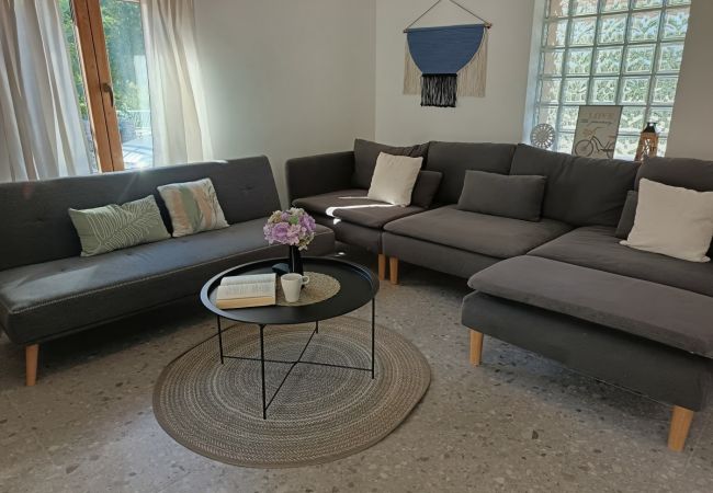 Maison à Vrgorac - Maison de vacances dans Vrgorac avec terrasse, Climatisation, WIFI, Machine à laver (5226-1) Maison à Vrgorac - Maison de vacances dans Vrgorac avec terrasse, Climatisation, WIFI, Machine à laver (5226-1)
