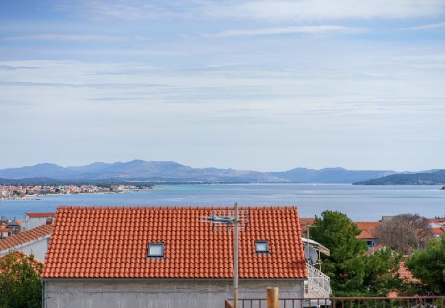 Appartement à Vodice - Appartement dans Vodice avec vue mer, Balcon, Climatisation, WIFI (82-2) Appartement à Vodice - Appartement dans Vodice avec vue mer, Balcon, Climatisation, WIFI (82-2)