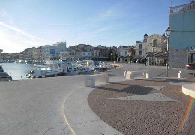 Appartement à Vodice - Appartement dans Vodice avec vue mer, Balcon, Climatisation, WIFI (82-2) Appartement à Vodice - Appartement dans Vodice avec vue mer, Balcon, Climatisation, WIFI (82-2)