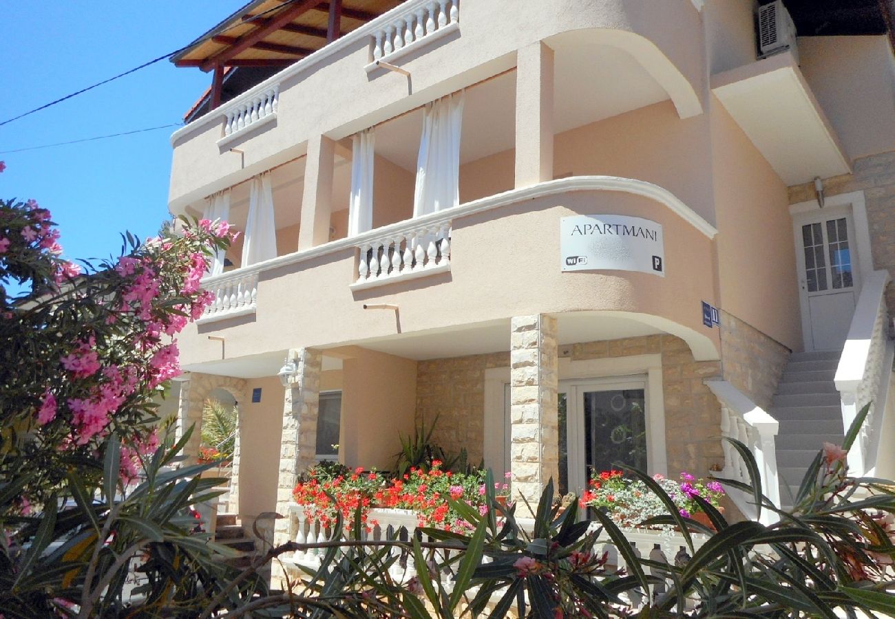 Appartement à Vodice - Appartement dans Vodice avec vue mer, Balcon, Climatisation, WIFI (82-2)