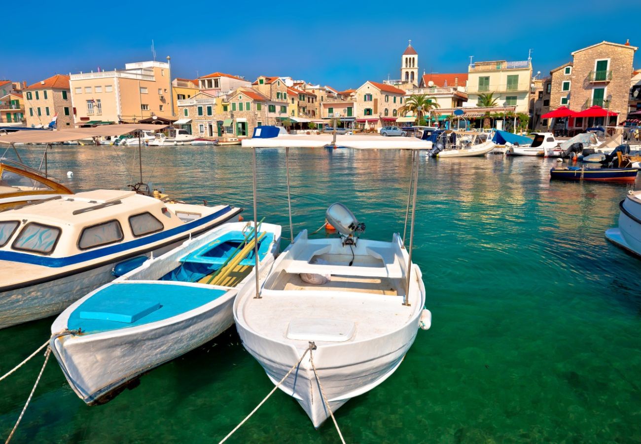 Chambres d'hôtes à Vodice - Chambre à Vodice avec balcon, climatisation, Wi-Fi (4323-6)