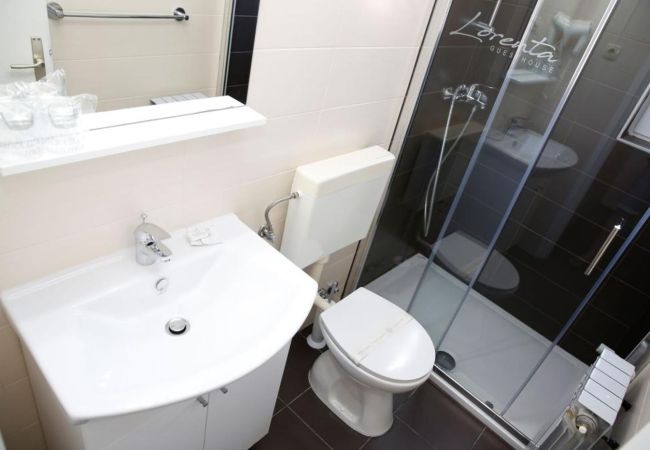 Chambres d'hôtes à Vodice - Chambre à Vodice avec balcon, climatisation, Wi-Fi (4323-7) Chambres d'hôtes à Vodice - Chambre à Vodice avec balcon, climatisation, Wi-Fi (4323-7)