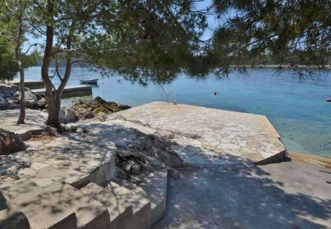 Appartement à Karbuni - Appartement dans Karbuni avec vue mer, terrasse, Climatisation, WIFI (3609-5) Appartement à Karbuni - Appartement dans Karbuni avec vue mer, terrasse, Climatisation, WIFI (3609-5)