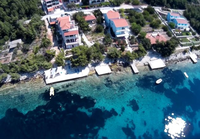 Appartement à Karbuni - Appartement dans Karbuni avec vue mer, terrasse, Climatisation, WIFI (3609-5) Appartement à Karbuni - Appartement dans Karbuni avec vue mer, terrasse, Climatisation, WIFI (3609-5)