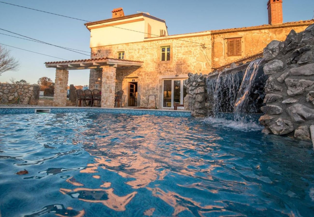 Maison à Garica - Maison de vacances / Île de Krk, avec piscine, terrasse, climatisation, Wi-Fi, lave-linge (5234-1)