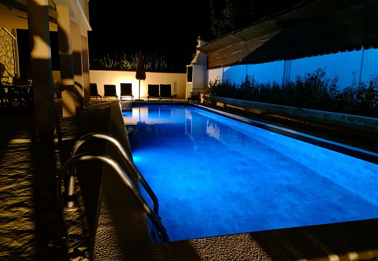 Appartement à Privlaka - Apartment 5237-3 for 2+1 Pers. in Privlaka