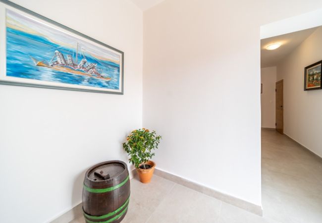 Appartement à Rab - Appartement à Barbat avec vue sur la mer, lave-vaisselle, climatisation (660-6) Appartement à Rab - Appartement à Barbat avec vue sur la mer, lave-vaisselle, climatisation (660-6)