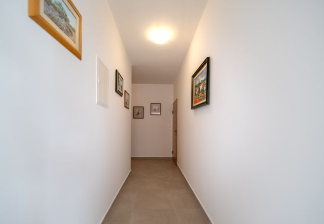 Appartement à Rab - Appartement à Barbat avec vue sur la mer, lave-vaisselle, climatisation (660-6) Appartement à Rab - Appartement à Barbat avec vue sur la mer, lave-vaisselle, climatisation (660-6)