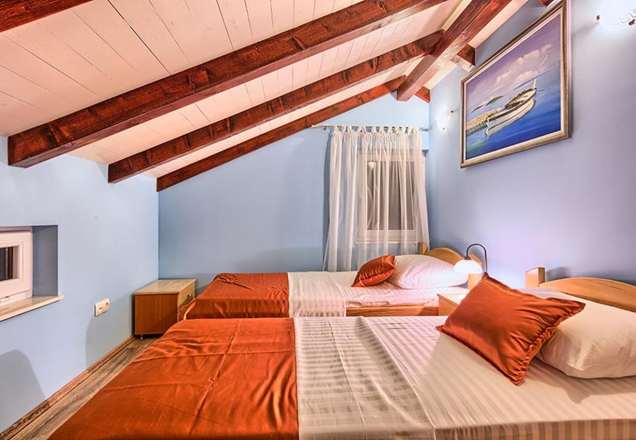 Villa à Okrug Gornji - Ferienhaus 5243 für 8 Pers
