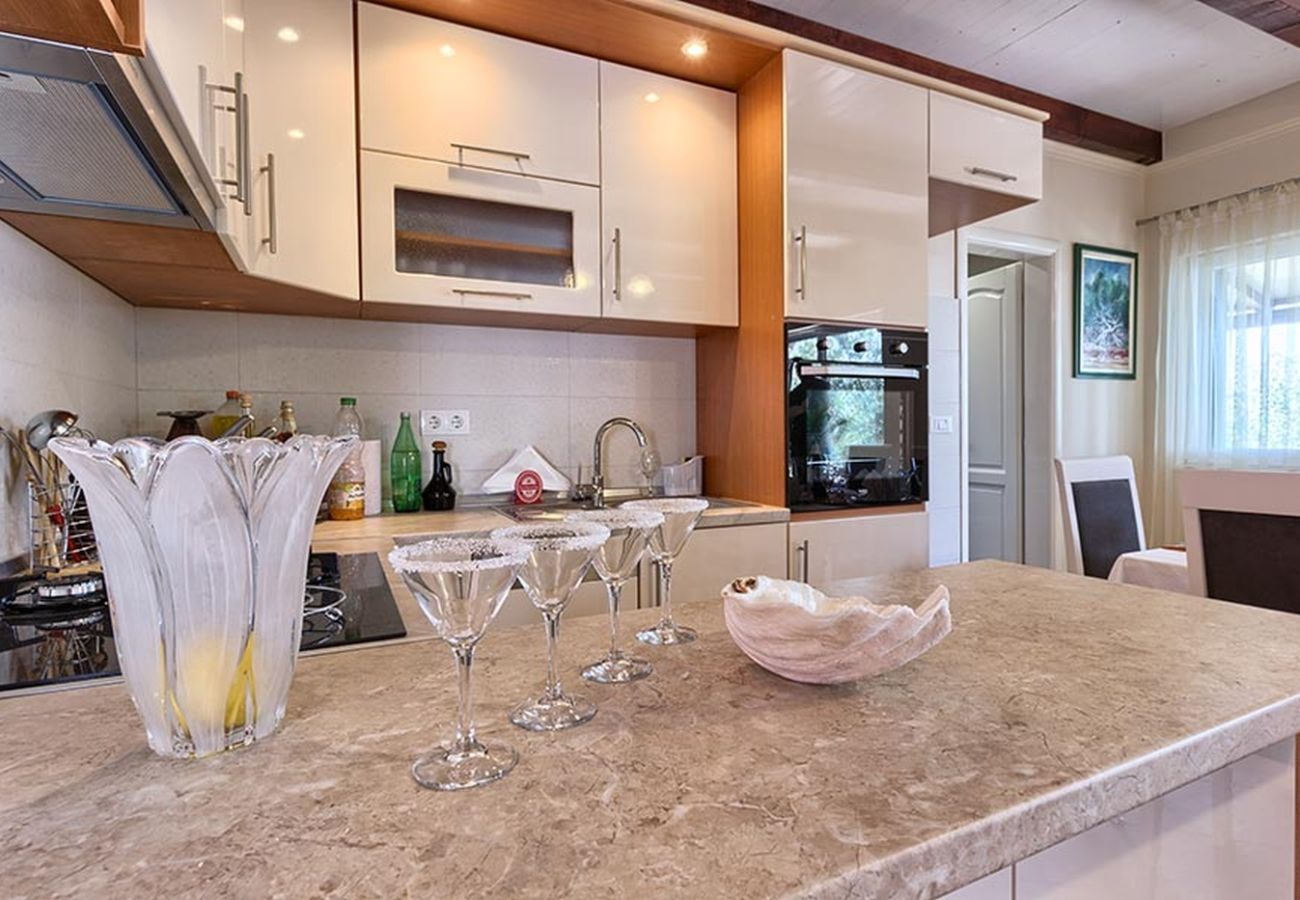 Villa à Okrug Gornji - Ferienhaus 5243 für 8 Pers