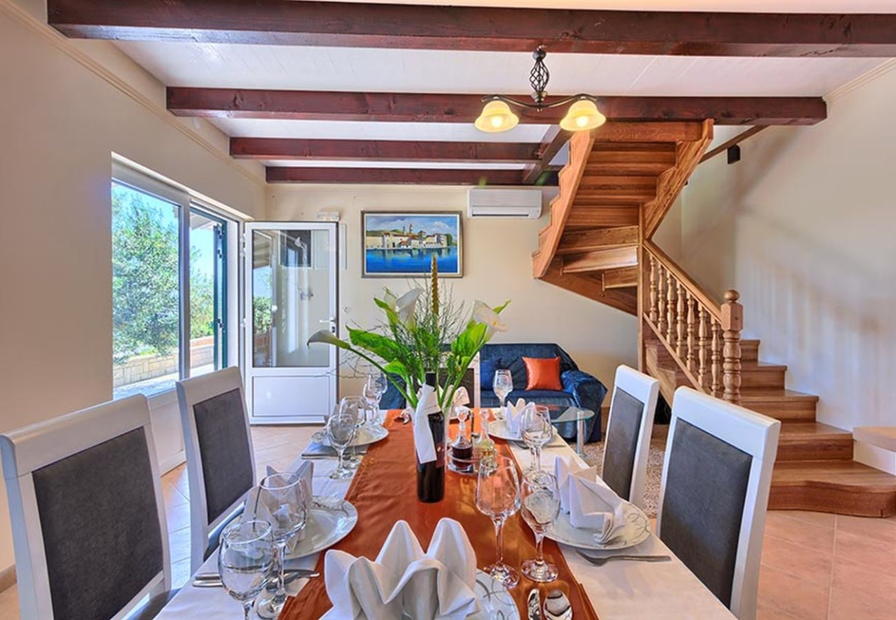 Villa à Okrug Gornji - Ferienhaus 5243 für 8 Pers