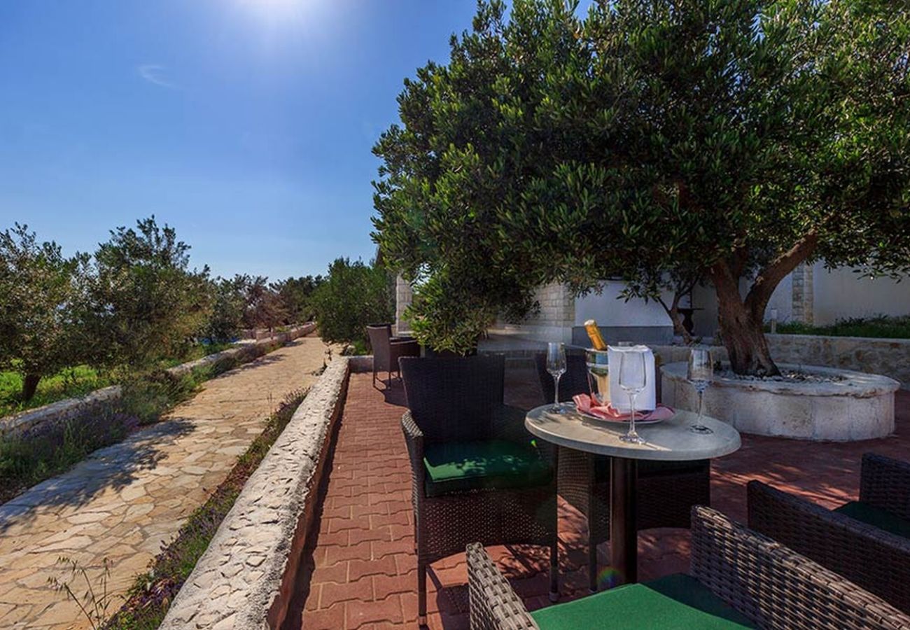 Villa à Okrug Gornji - Ferienhaus 5243 für 8 Pers