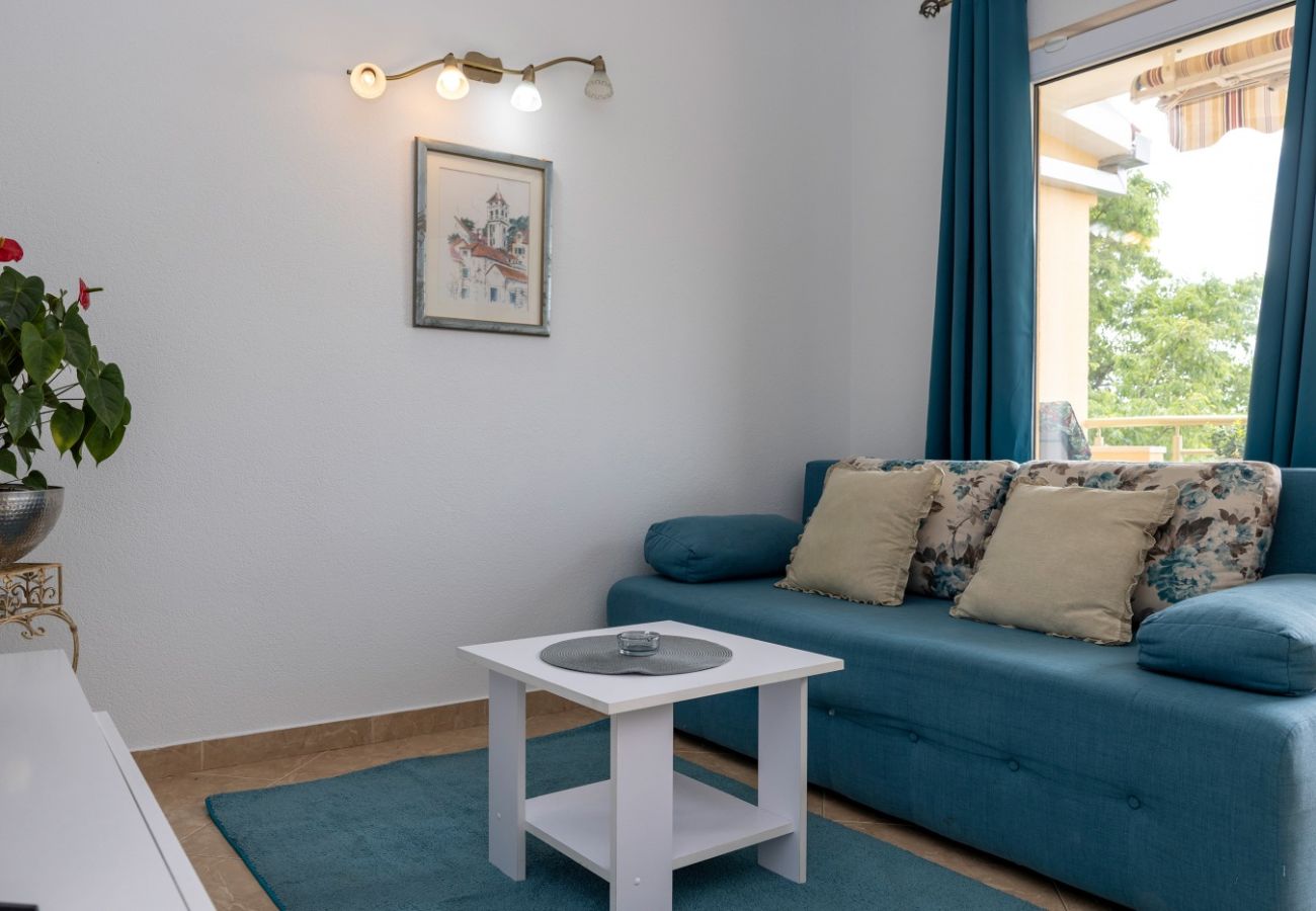 Appartement à Tucepi - Appartement de vacances à Tučepi avec terrasse, climatisation, Wi-Fi, lave-vaisselle, lave-linge (202-6)