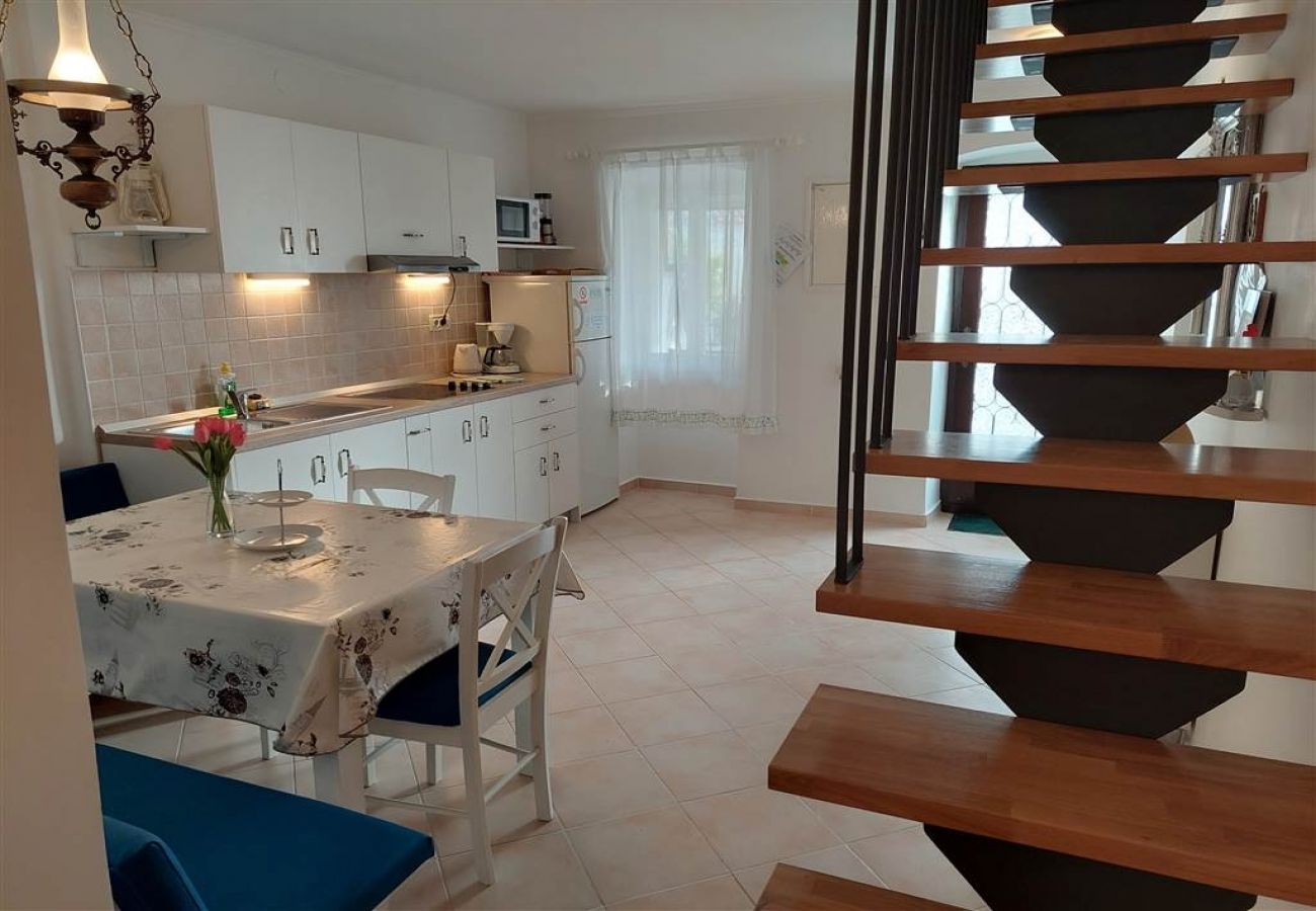 Casa a Miholašcica - Casa di vacanza in Miholaščica con terrazzo, Climatizzazione, WIFI (66-1)