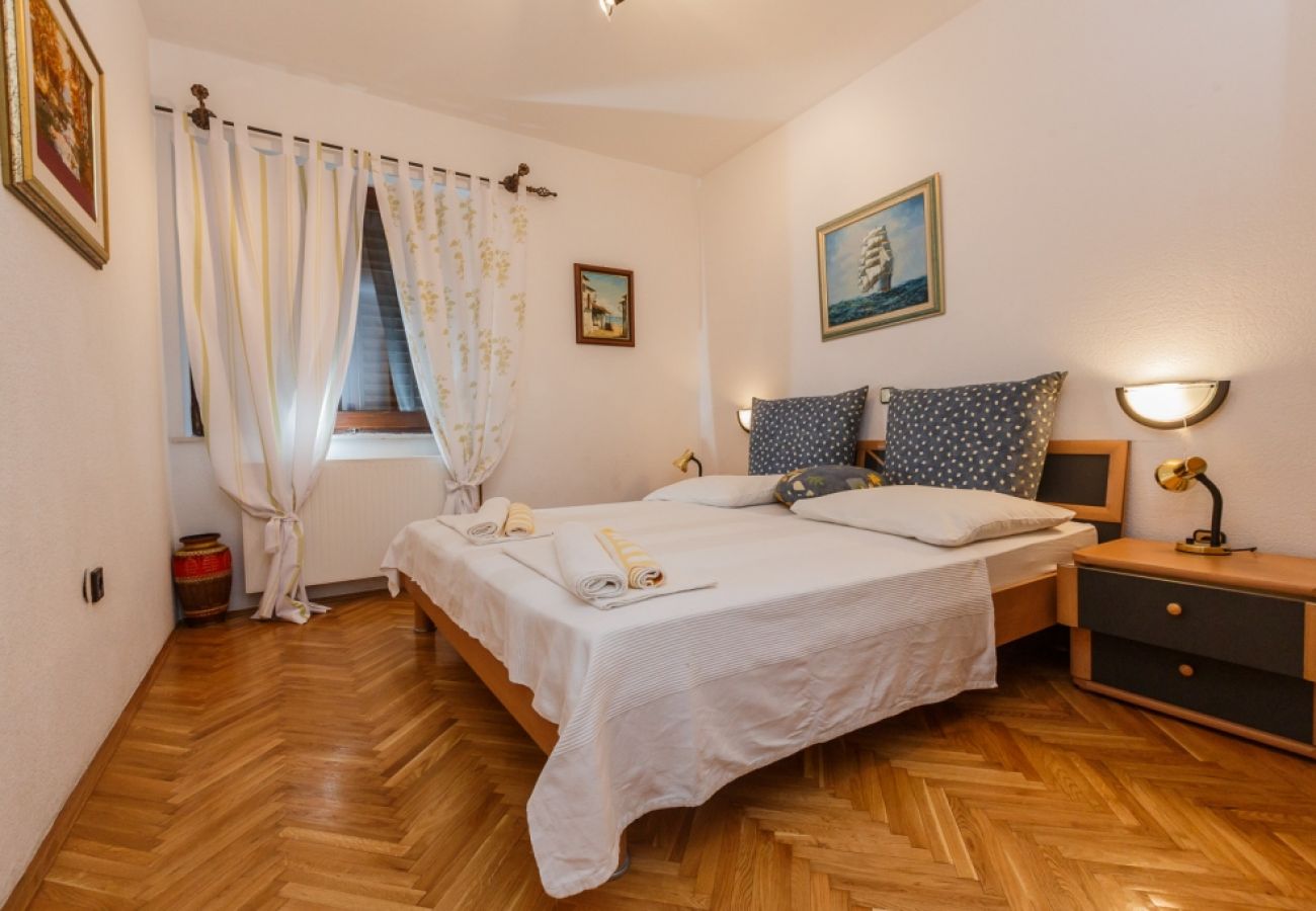 Appartamento a Duce - Appartamento in Duće con vista mare, balcone, Climatizzazione, WIFI (79-6)