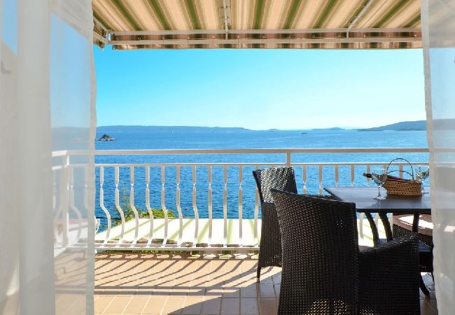 Appartamento a Seget Vranjica - Appartamento in Seget Vranjica con vista mare, balcone, Climatizzazione, WIFI (91-2) Appartamento a Seget Vranjica - Appartamento in Seget Vranjica con vista mare, balcone, Climatizzazione, WIFI (91-2)