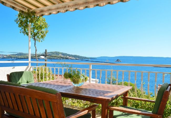 Appartamento a Seget Vranjica - Appartamento in Seget Vranjica con vista mare, balcone, Climatizzazione, WIFI (91-3) Appartamento a Seget Vranjica - Appartamento in Seget Vranjica con vista mare, balcone, Climatizzazione, WIFI (91-3)