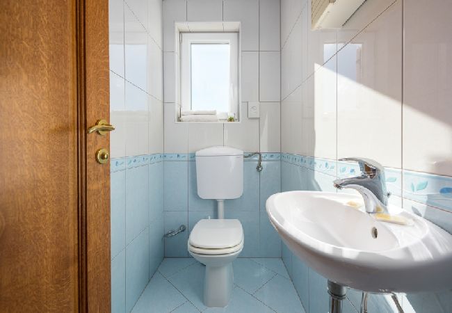 Appartamento a Bašanija - Appartamento in Bassania (Basanija) con vista mare, terrazzo, Climatizzazione, WIFI (113-6) Appartamento a Bašanija - Appartamento in Bassania (Basanija) con vista mare, terrazzo, Climatizzazione, WIFI (113-6)