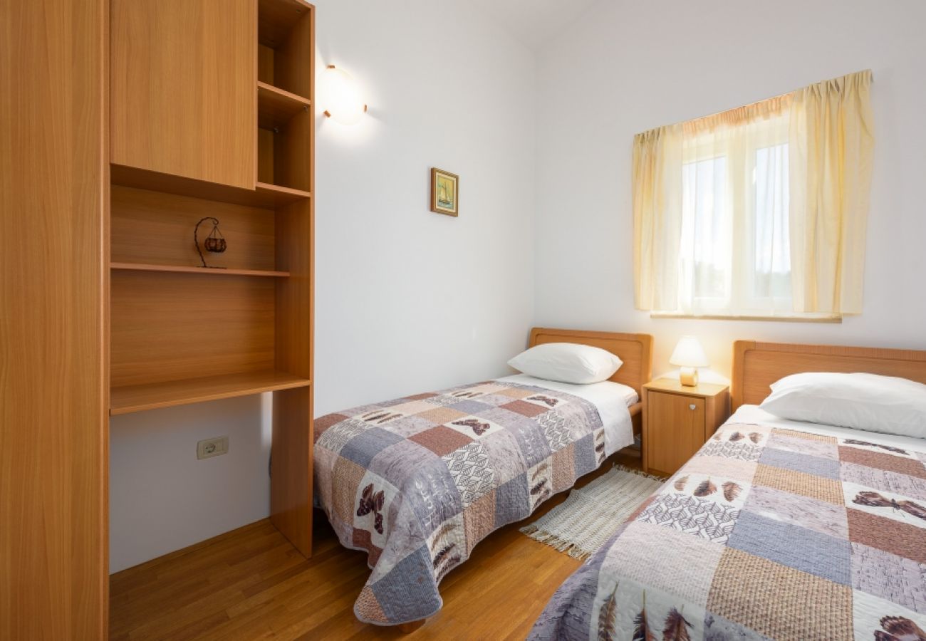 Appartamento a Bašanija - Appartamento in Bassania (Basanija) con vista mare, terrazzo, Climatizzazione, WIFI (113-6)