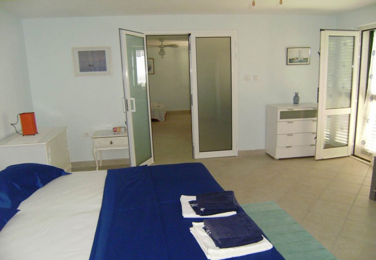 Appartamento a Vela Luka - Appartamento in Tri Porte (Potirna) con vista mare, terrazzo, Climatizzazione, WIFI (5208-2)