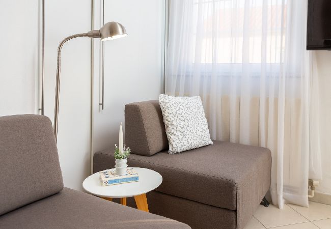 Appartamento a Vodice - Appartamento in Vodizze (Vodice) con vista mare, terrazzo, Climatizzazione, WIFI (94-1) Appartamento a Vodice - Appartamento in Vodizze (Vodice) con vista mare, terrazzo, Climatizzazione, WIFI (94-1)